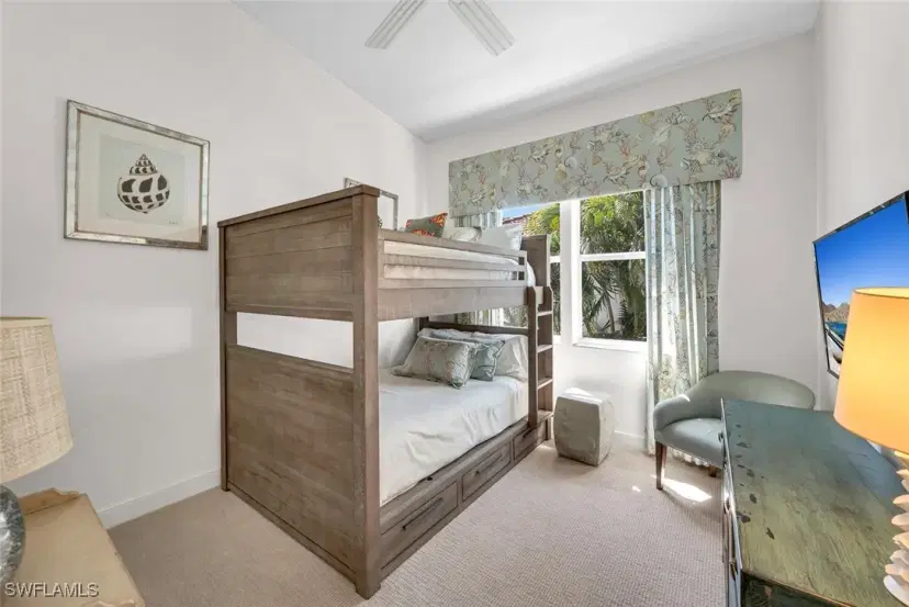 Picture of 962 5Th St S 5, Naples FL 34102