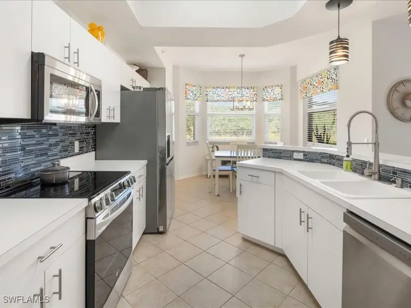 Picture of 2815 Cypress Trace Cir 103, Naples FL 34119