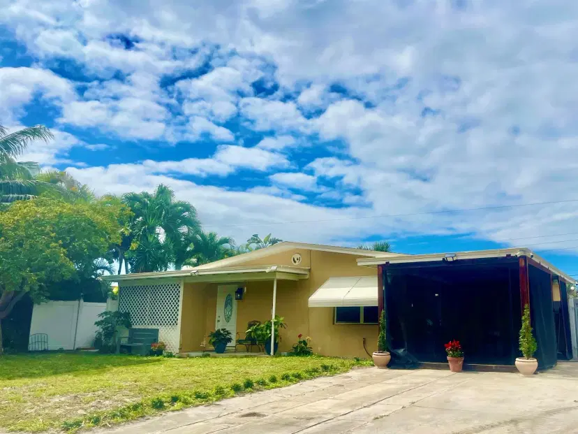 Picture of 913 S 11Th Street, Lantana FL 33462