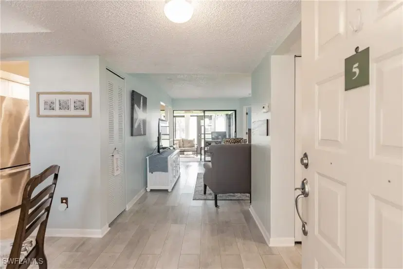 Picture of 17250 Eagle Trce 5, Fort Myers FL 33908