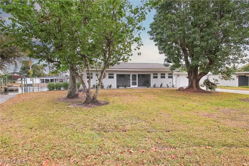 Picture of 201 Kingston Dr, Fort Myers FL 33905