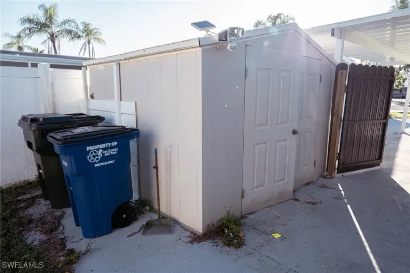 Picture of 6671 Fiesta Way, Fort Myers FL 33919