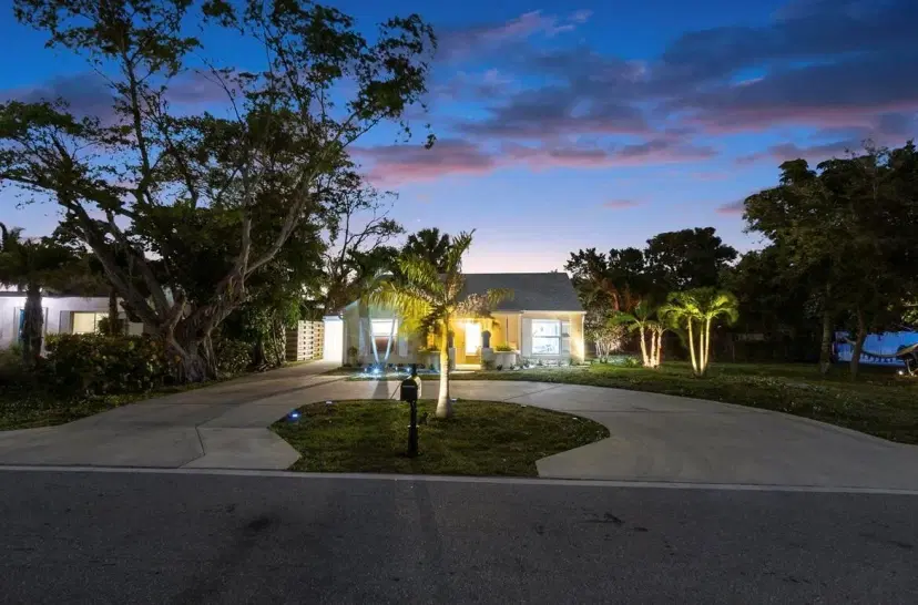 Picture of 727 S Lake Drive, Lantana FL 33462
