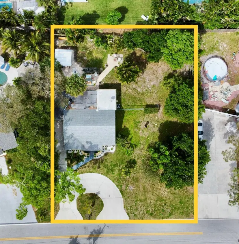 Picture of 727 S Lake Drive, Lantana FL 33462
