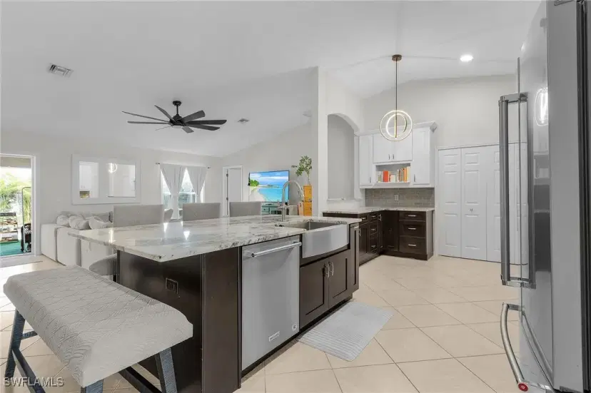 Picture of 1209 SW 10Th Ter, Cape Coral FL 33991