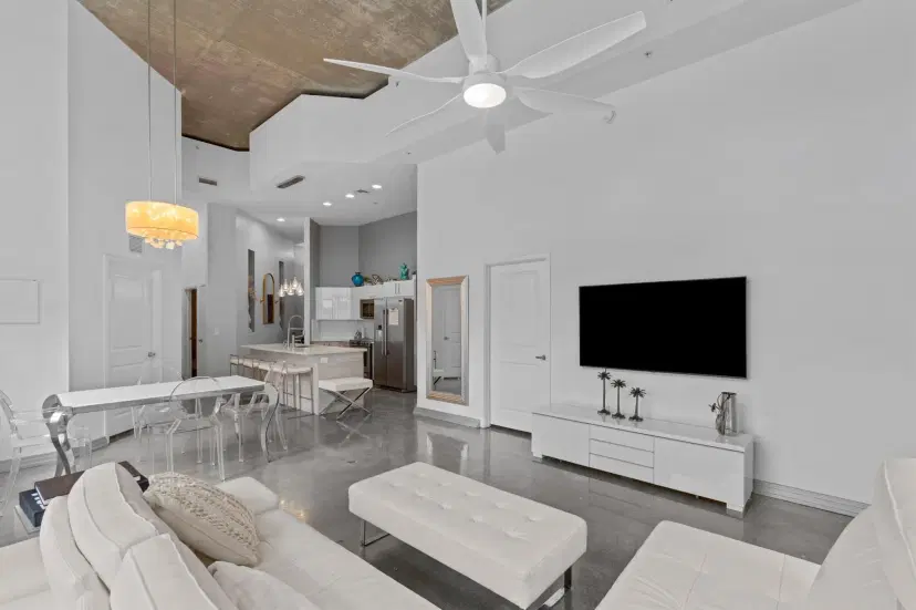 Picture of 300 S Australian Avenue 105, West Palm Beach FL 33401