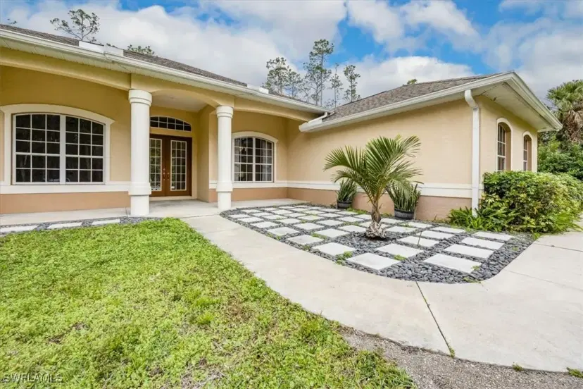 Picture of 4240 3Rd Ave Nw, Naples FL 34119