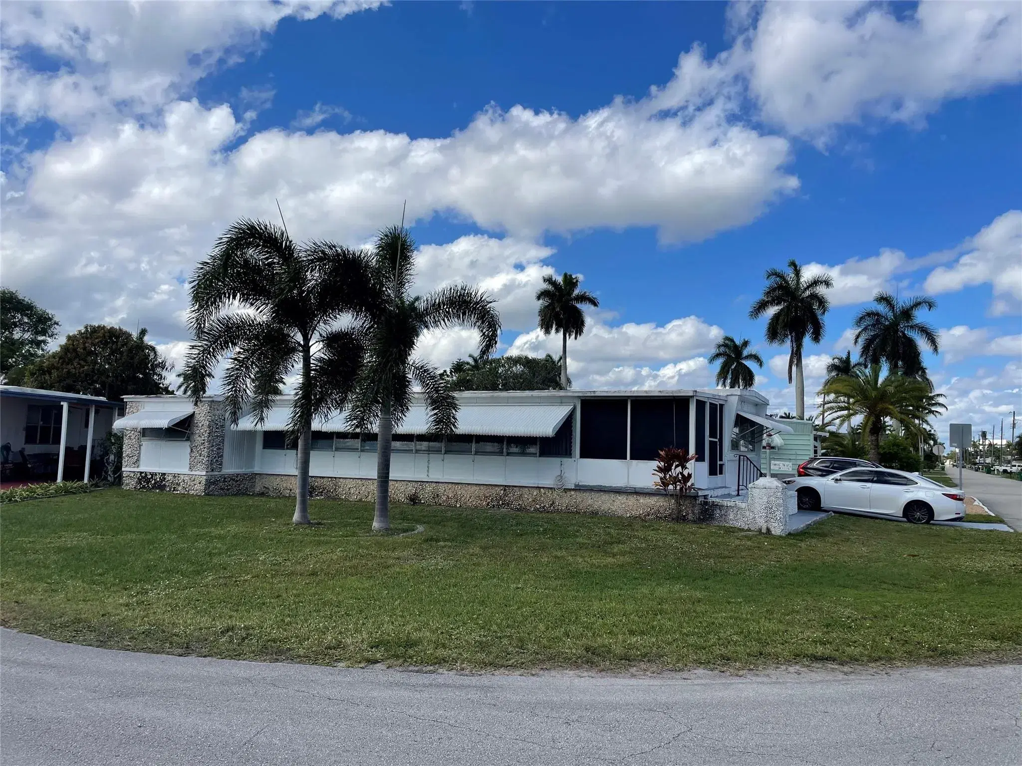 Picture of 8501 SW 21St Ct, Davie, FL 33324