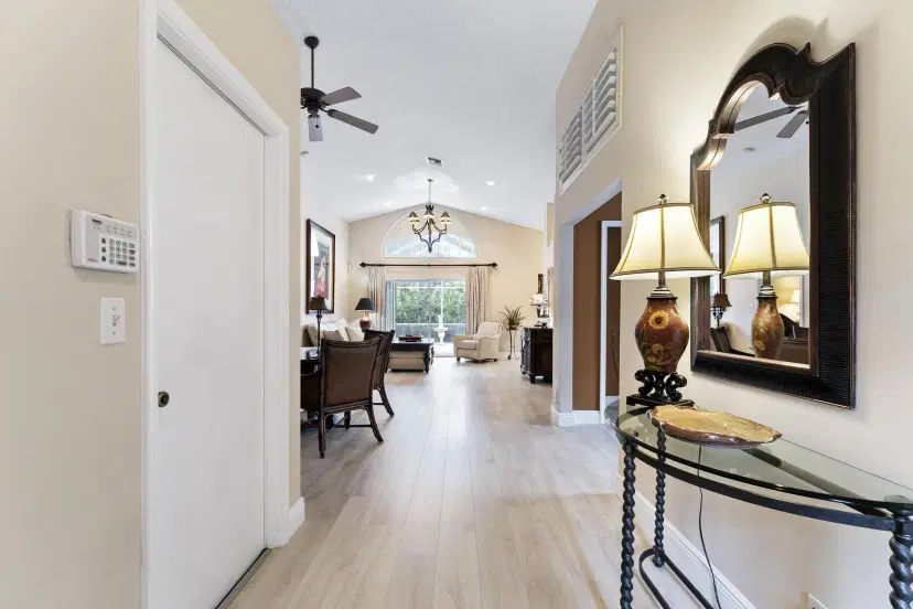 Picture of 447 Woodview Circle, Palm Beach Gardens FL 33418