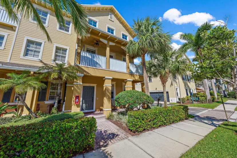 Picture of 107 W Pigeon Plum Drive 108, Jupiter FL 33458
