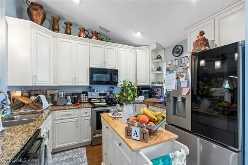 Picture of 1216 SE 3Rd St, Cape Coral FL 33990