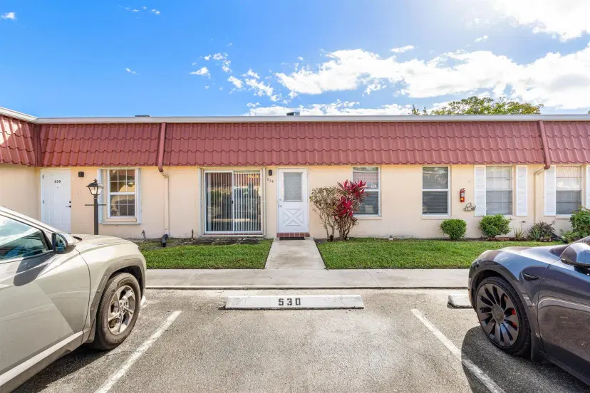 Picture of 528 Franconia Circle, Lake Worth FL 33467