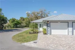 Picture of 185 Village Cir 27, Labelle, FL 33935