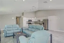 Picture of 185 Village Cir 27, Labelle, FL 33935