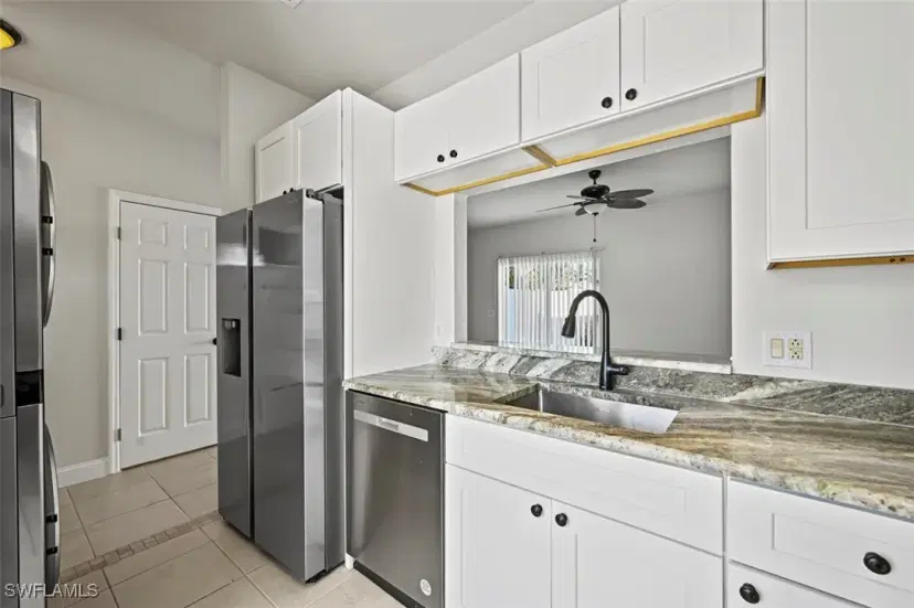 Picture of 6111 Lake Front Dr, Fort Myers FL 33908