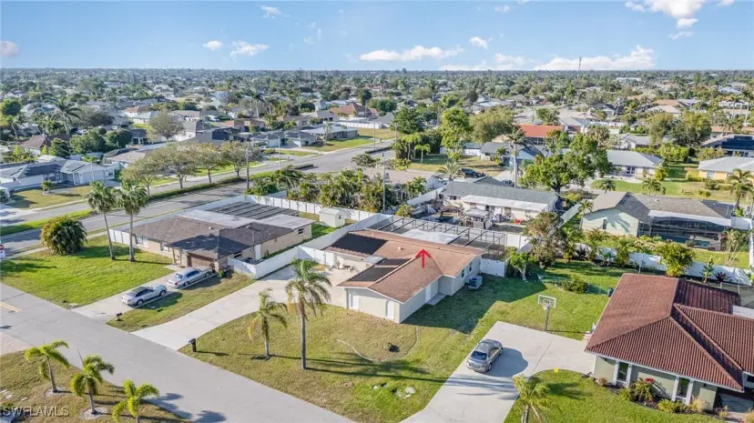 Picture of 905 SE 31St Ter, Cape Coral FL 33904