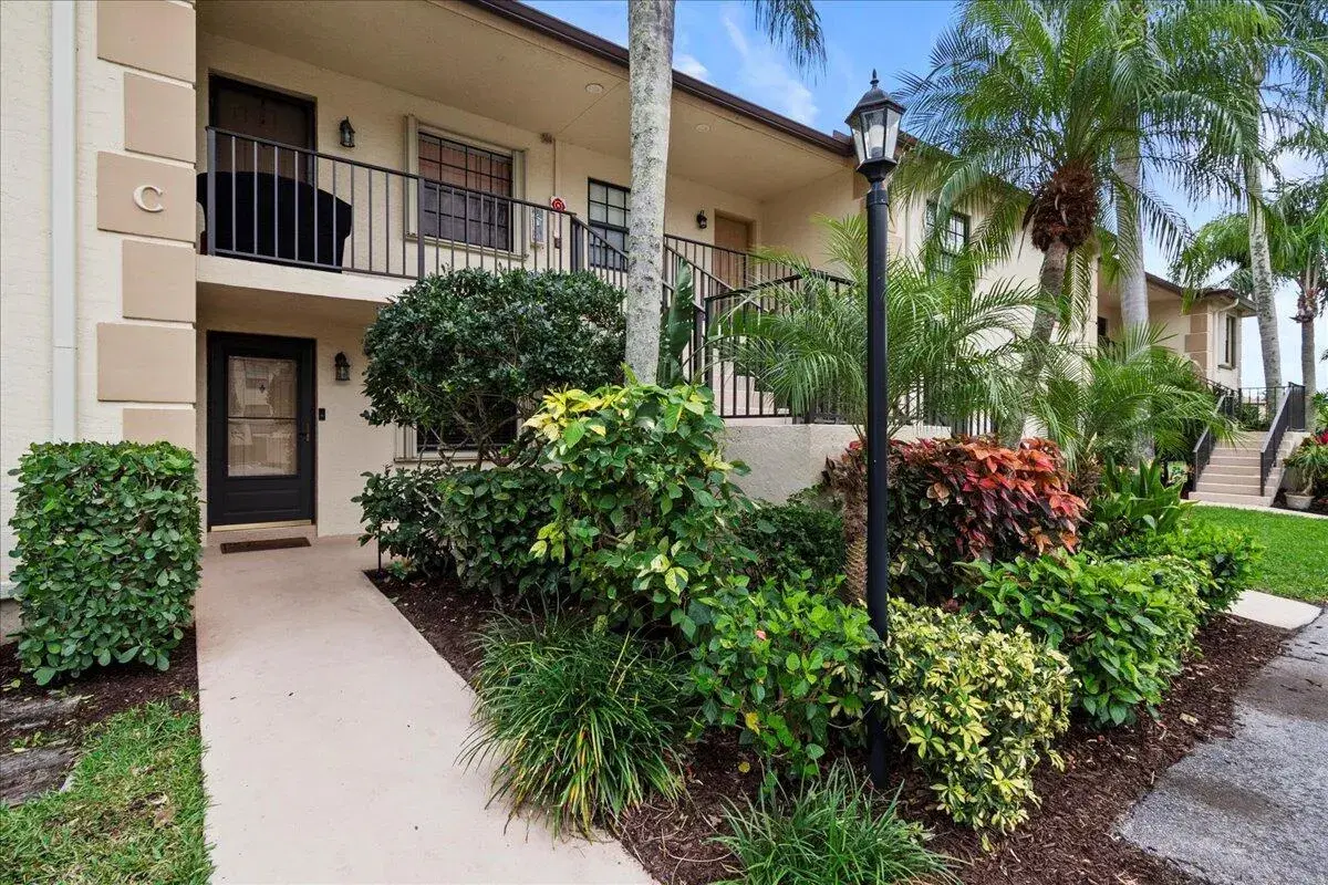 Picture of 301 Pinecrest Circle C, Jupiter, FL 33458