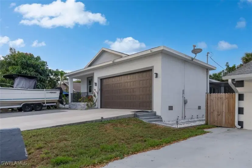 Picture of 11661 Chapman Ave, Bonita Springs FL 34135