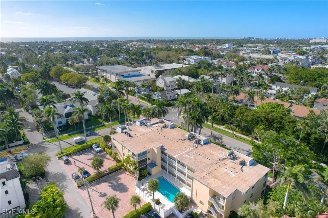 Picture of 900 8Th Ave S 204, Naples, FL 34102