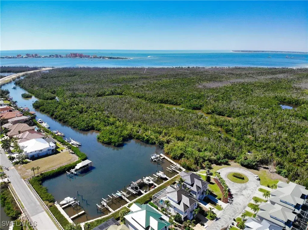 Picture of 12219 Siesta Dr, Fort Myers Beach, FL 33931
