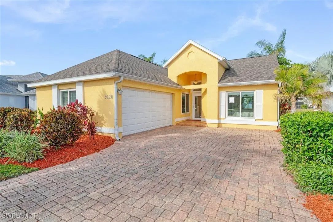 Picture of 9120 Greenleaf Ct, Fort Myers, FL 33919