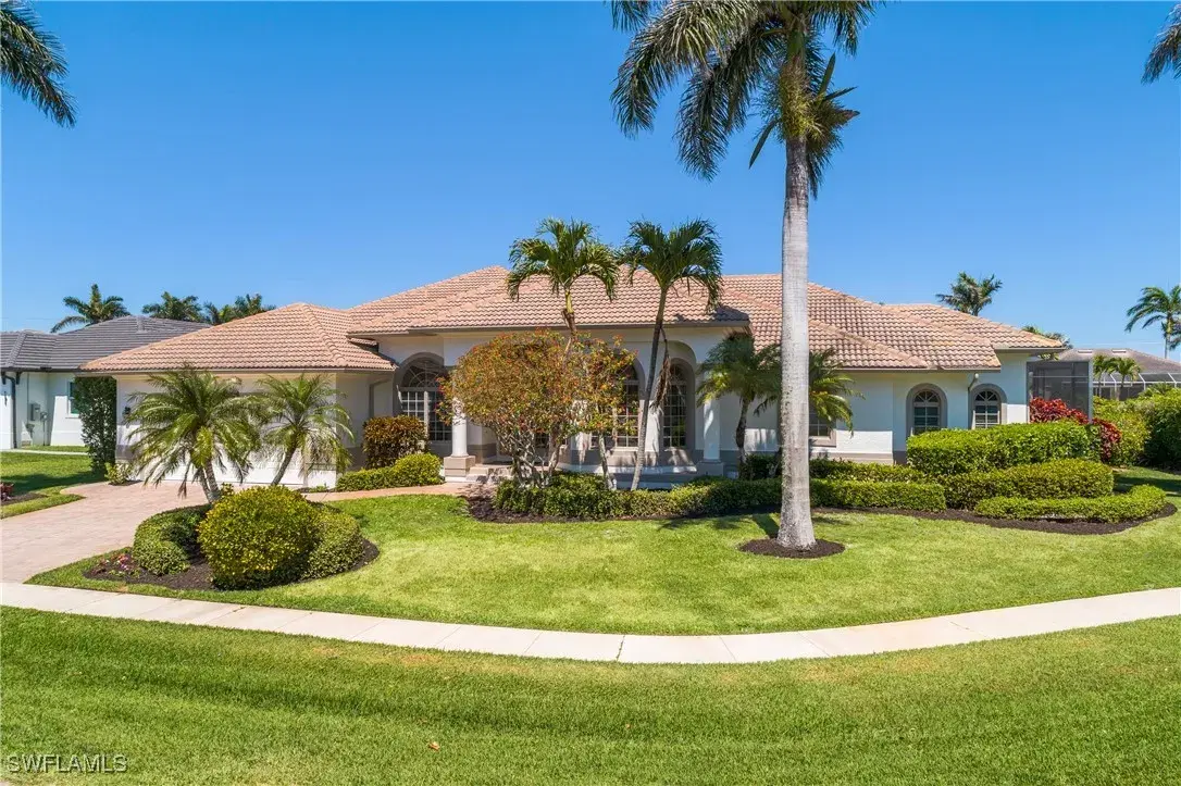 Picture of 9 Acorn Ct, Marco Island, FL 34145