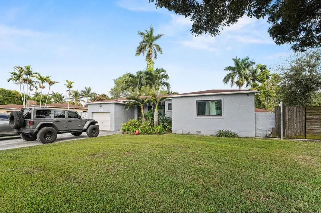 Picture of 13701 NE 1St Avenue, Miami, FL 33161