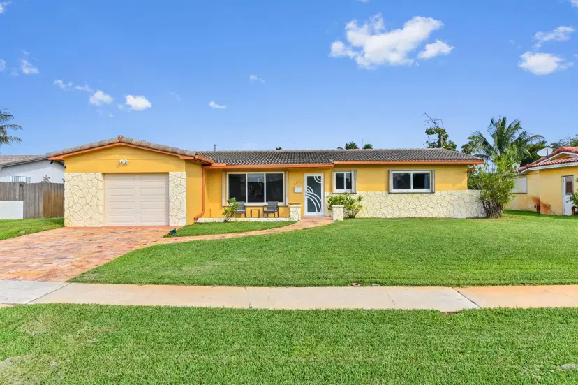 Picture of 8511 Pasadena Boulevard, Pembroke Pines, FL 33024