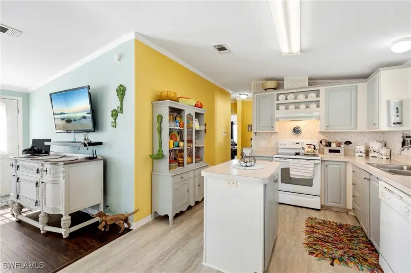 Picture of 5558 Palm Beach Blvd 283, Fort Myers FL 33905