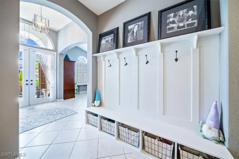 Picture of 193 Skipping Stone Ln, Naples FL 34119