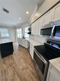 Picture of 2506 SW 22Nd Pl, Cape Coral, FL 33914