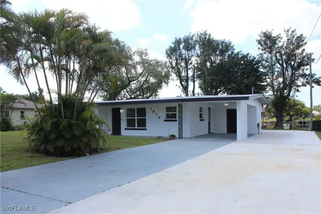 Picture of 1313 Thompson St, North Fort Myers, FL 33903