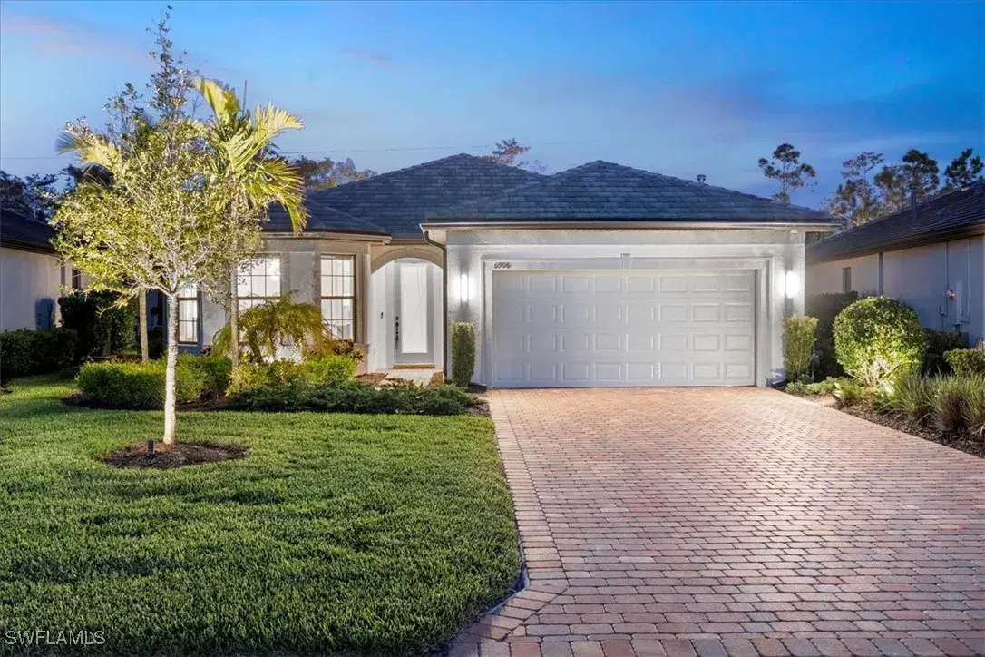 Picture of 6906 Winding Cypress Dr, Naples, FL 34114
