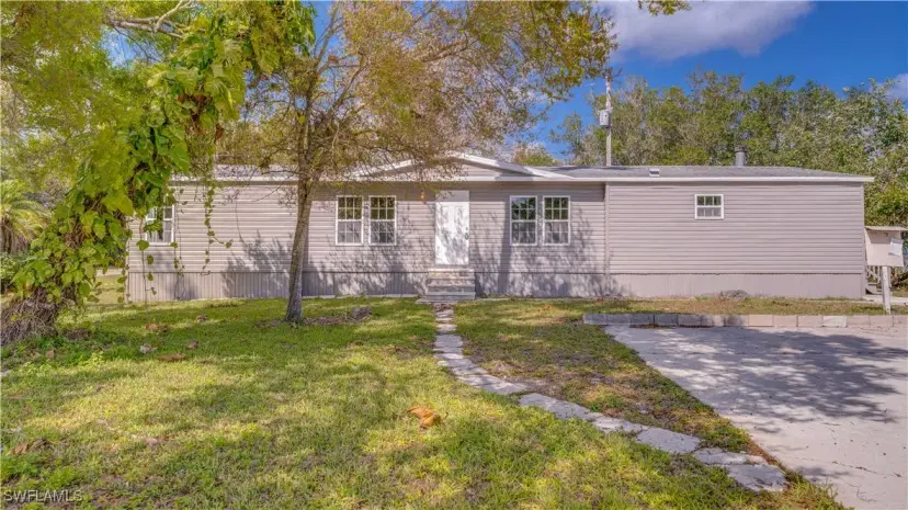 Picture of 360 State St, North Fort Myers FL 33903