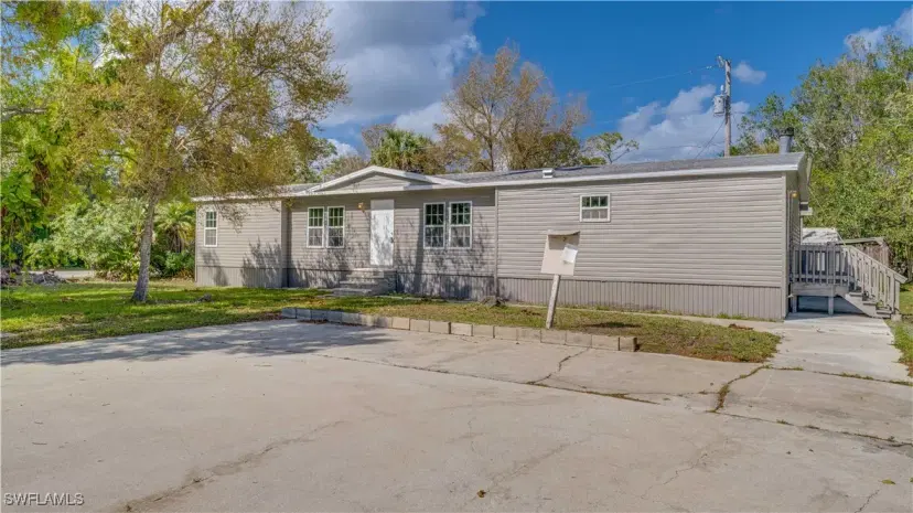 Picture of 360 State St, North Fort Myers FL 33903