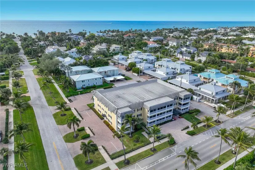 Picture of 666 3Rd St S 101, Naples FL 34102