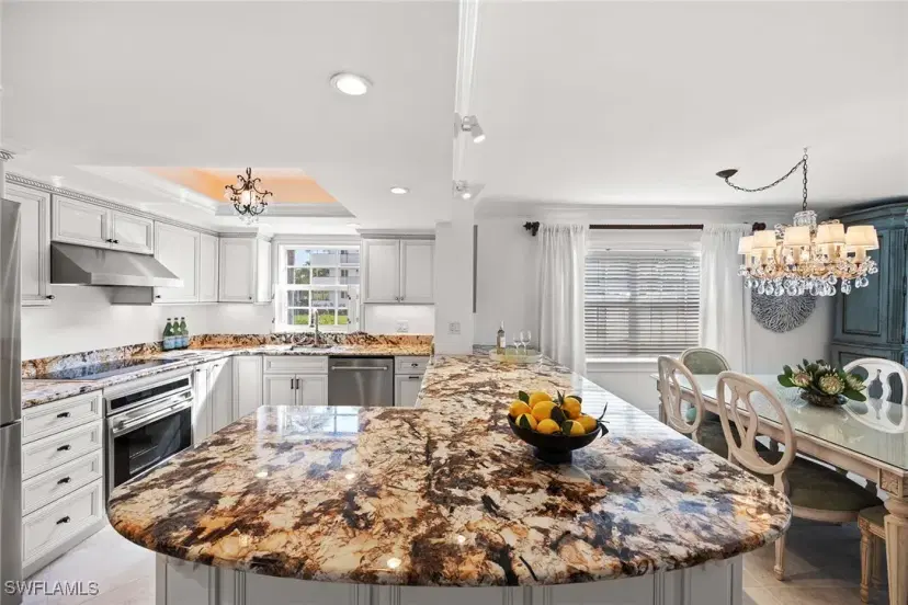 Picture of 666 3Rd St S 101, Naples FL 34102