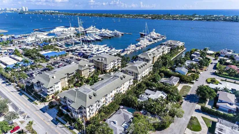 Picture of 3940 N Flagler Drive 402, West Palm Beach FL 33407