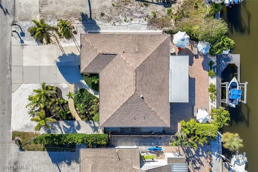 Picture of 2737 Shoreview Dr, Naples FL 34112