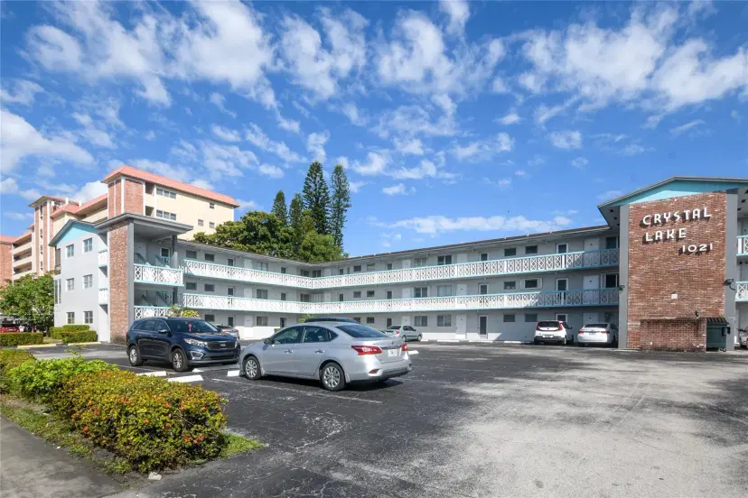 Picture of 1021 Crystal Lake Dr 314, Deerfield Beach FL 33064