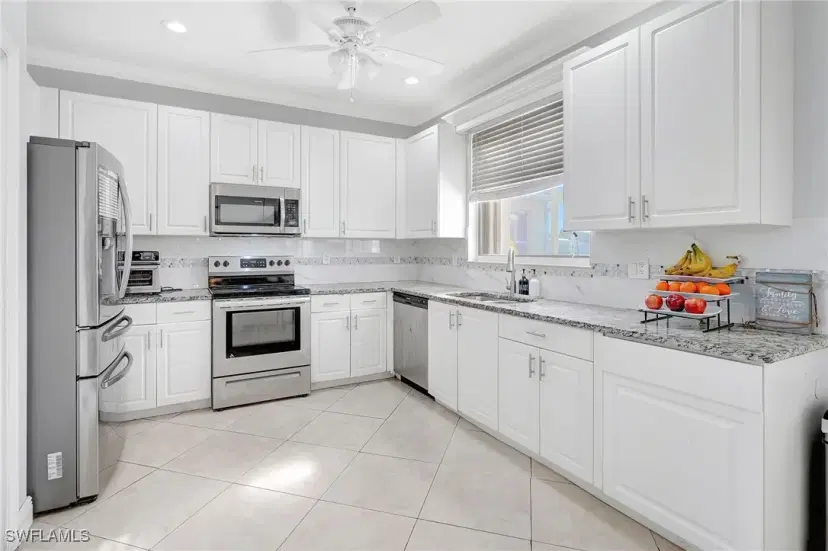 Picture of 13020 Lake Meadow Dr, Fort Myers FL 33913
