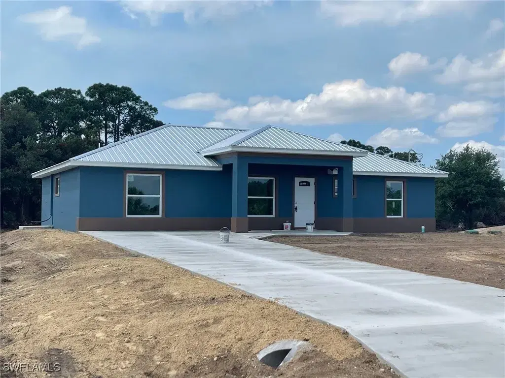 Picture of 101 Concord Loop, Labelle, FL 33935