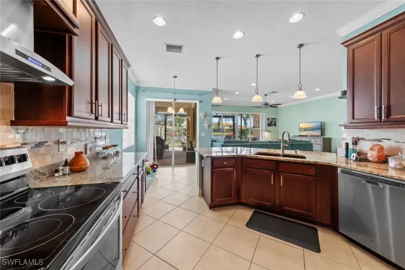 Picture of 11221 Sparkleberry Dr, Fort Myers FL 33913