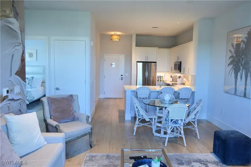 Picture of 101 8Th St S 302, Naples FL 34102