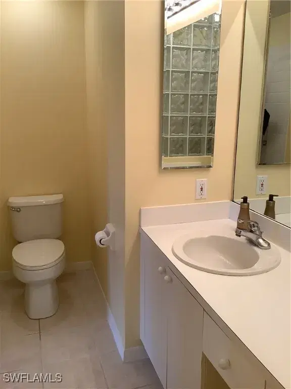 Picture of 1326 Mainsail Dr 1112, Naples FL 34114