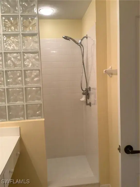 Picture of 1326 Mainsail Dr 1112, Naples FL 34114