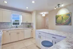 Picture of 923 SE 10Th St 3A, Deerfield Beach, FL 33441