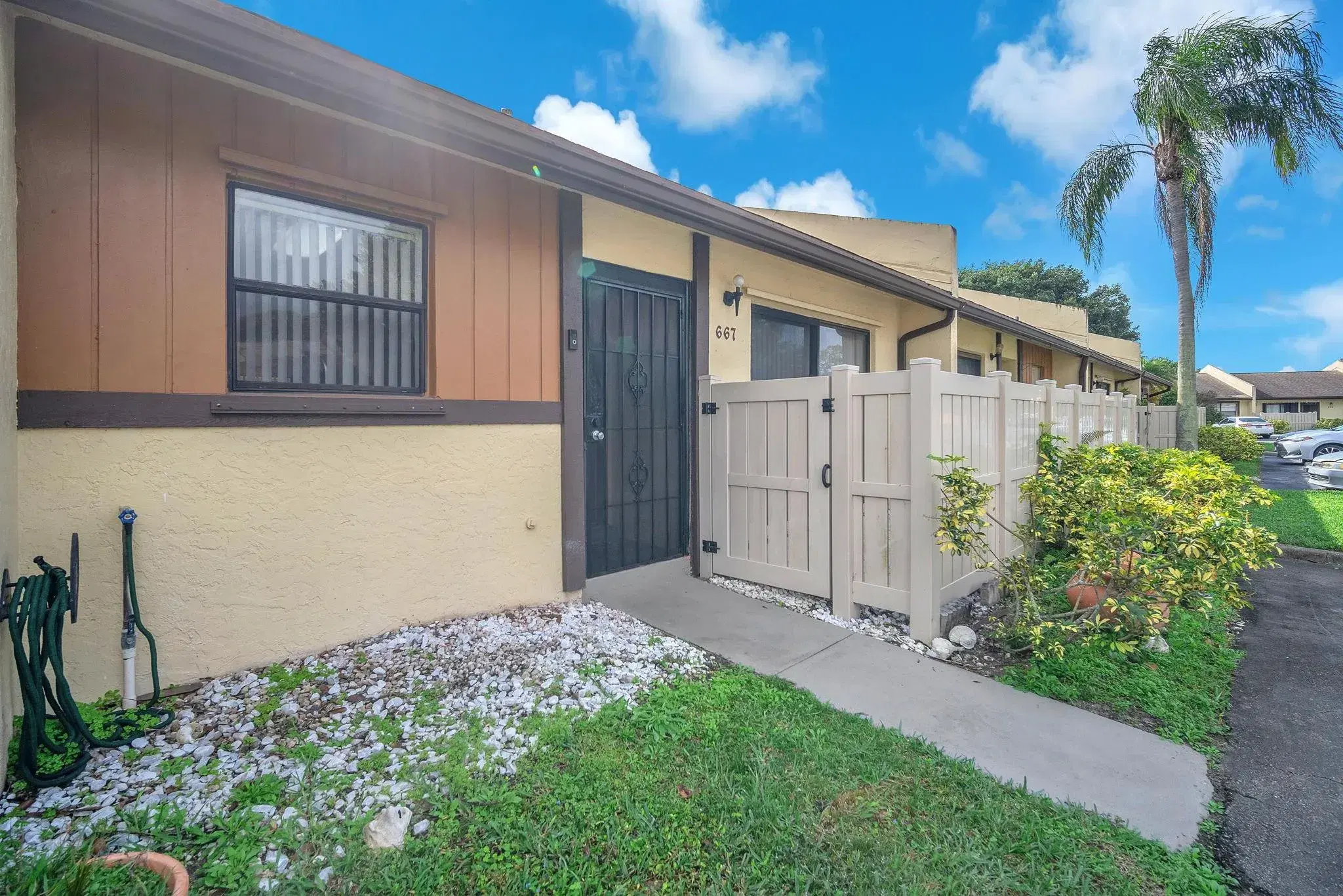 Picture of 667 Banks Rd 667, Margate, FL 33063