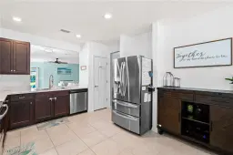 Picture of 3208 Estancia Ln, Cape Coral, FL 33909
