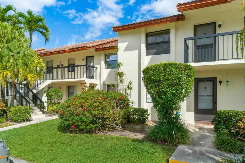 Picture of 22088 Palms Way 205, Boca Raton FL 33433